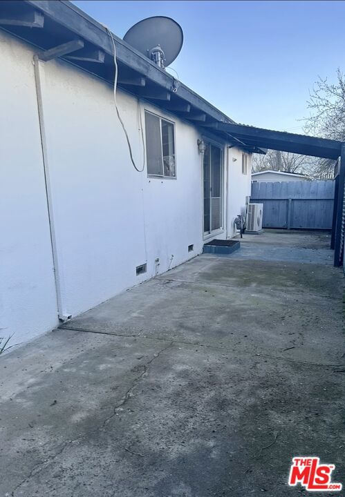 111 W 23 Rd Street Property Photo 14