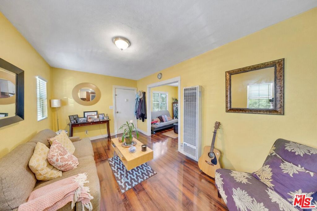 1835 Manor Way Property Photo 9