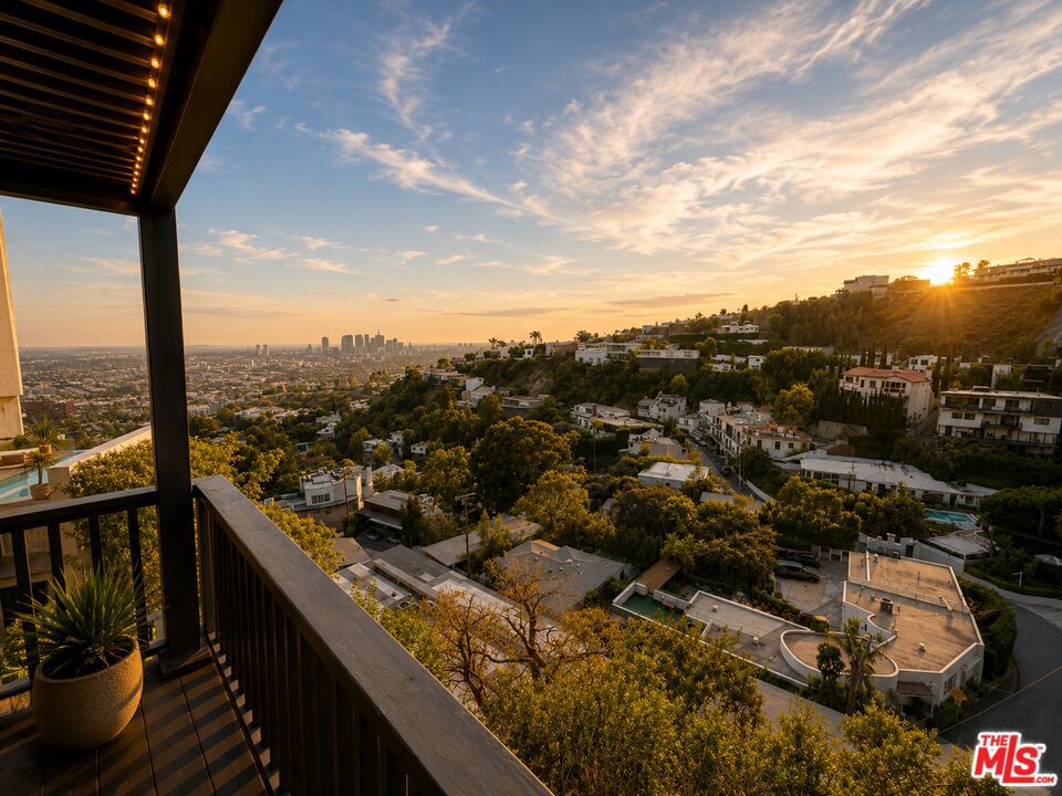 8810 Hollywood Boulevard Property Photo 1