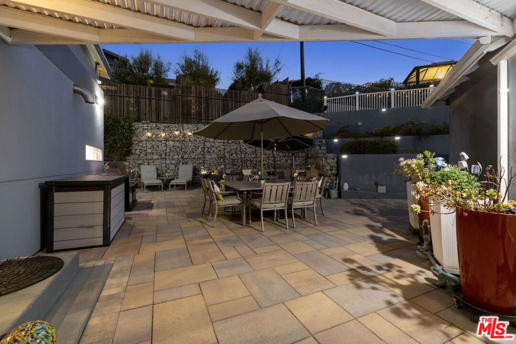 6040 W 76th Place Property Photo 5