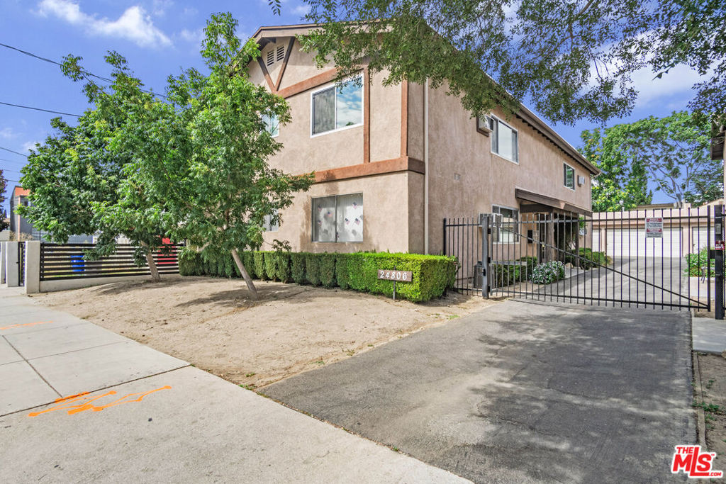 24802 Walnut Street Property Photo 1