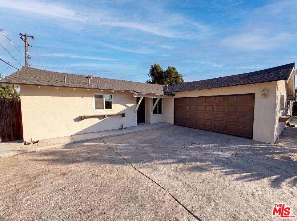 17138 Gumbiner Drive Property Photo 1