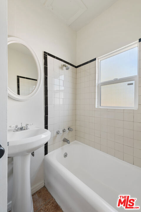 1044 N Bonnie Brae Street Property Photo 5