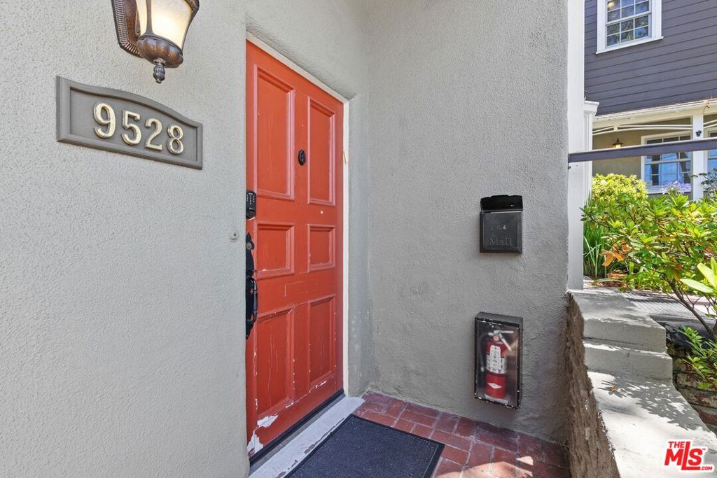 9528 W Olympic Boulevard Property Photo 2