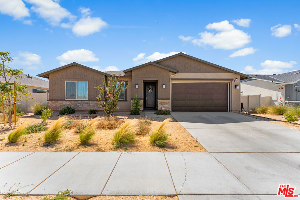42831 Coronet Drive Property Photo 3