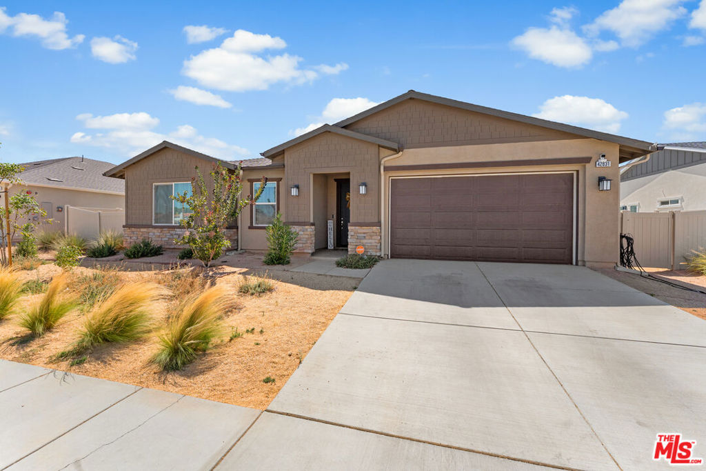 42831 Coronet Drive Property Photo 4