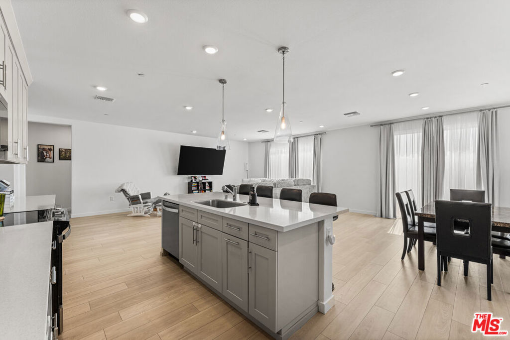 42831 Coronet Drive Property Photo 15