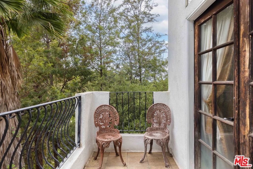 3030 Passmore Drive Property Photo 6