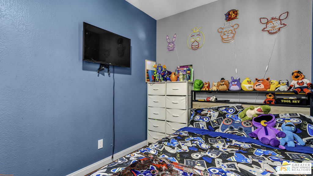 53385 Eisenhower Drive Property Photo 40