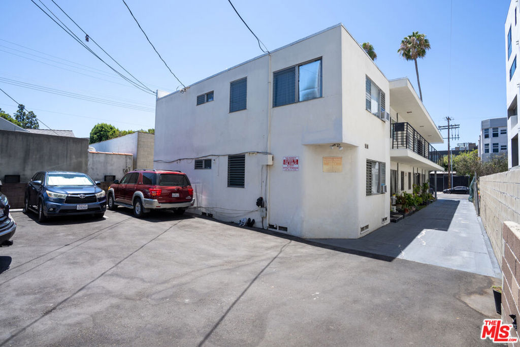 710 N Hudson Avenue Property Photo 6