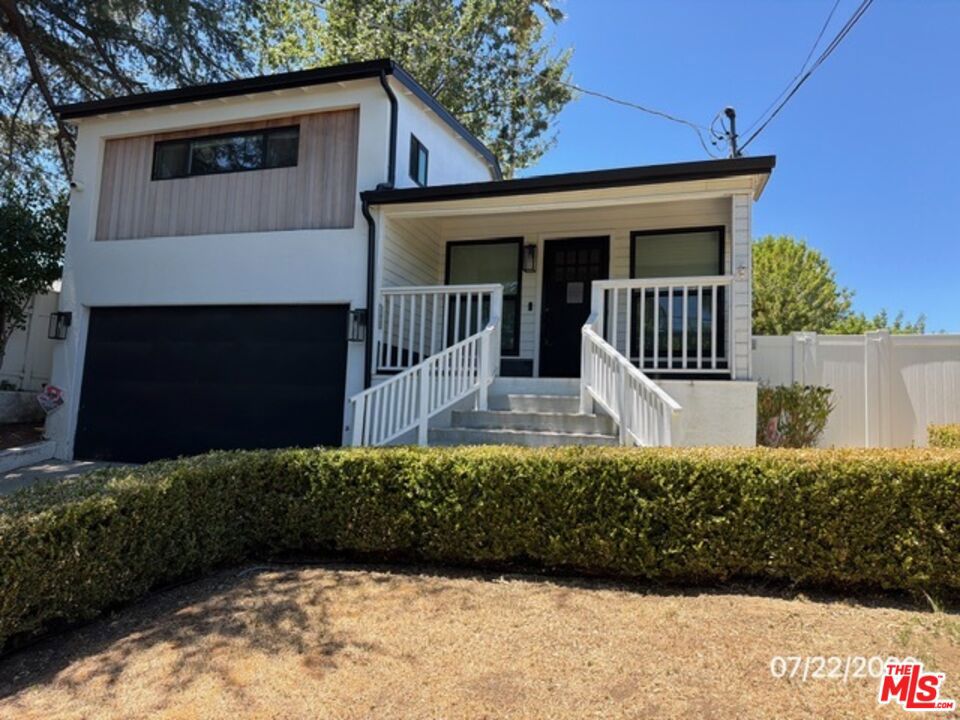 5433 Tampa Avenue Property Photo 1