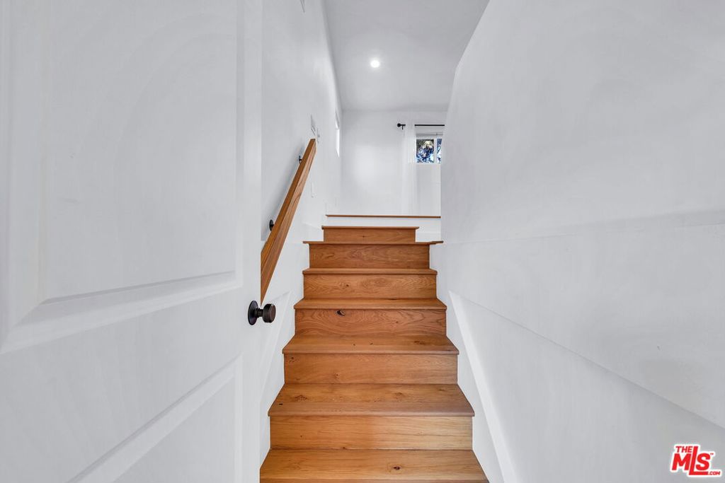 5433 Tampa Avenue Property Photo 10