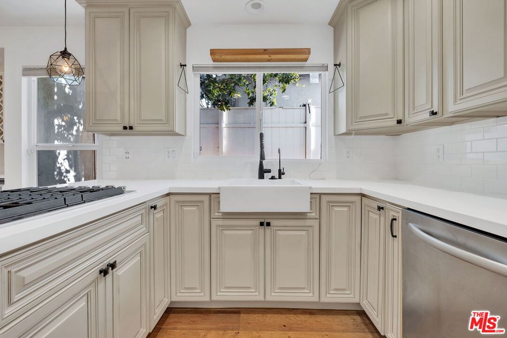 5433 Tampa Avenue Property Photo 18