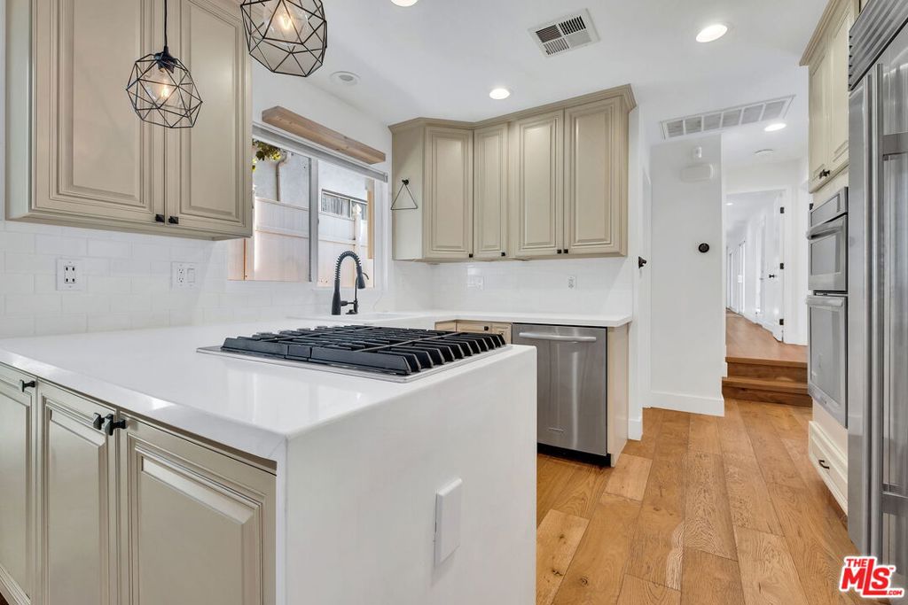 5433 Tampa Avenue Property Photo 19