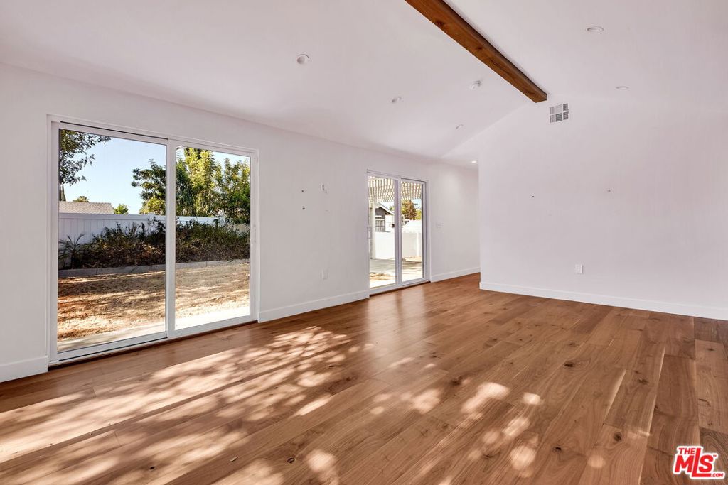 5433 Tampa Avenue Property Photo 26