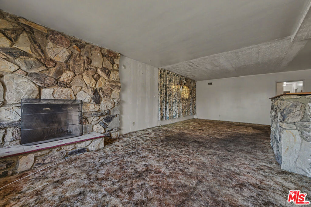 3229 W 108th Street Property Photo 5