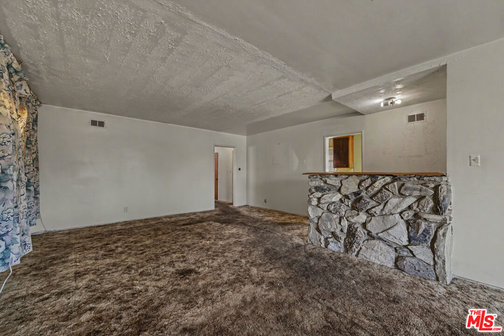 3229 W 108th Street Property Photo 6