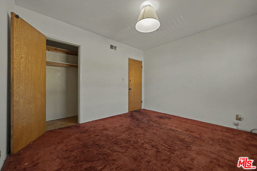 3229 W 108th Street Property Photo 17