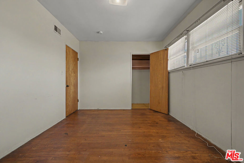 3229 W 108th Street Property Photo 20