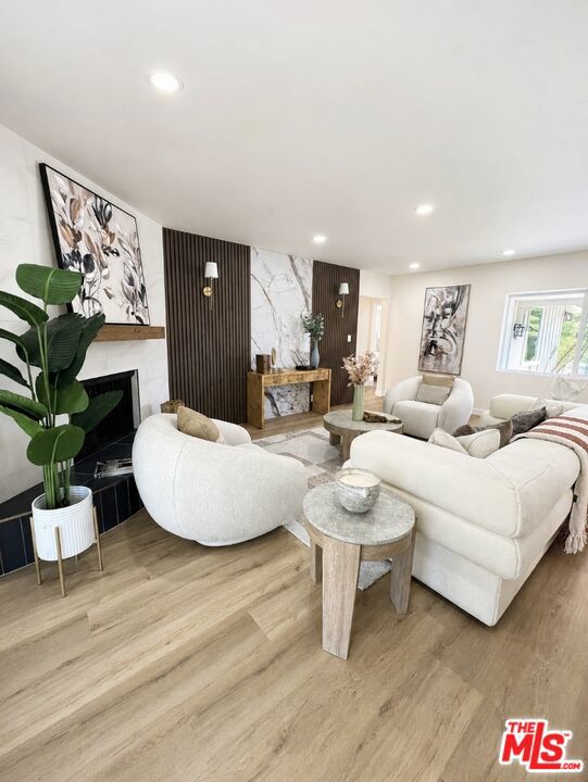 10911 Lemay Street Property Photo 5