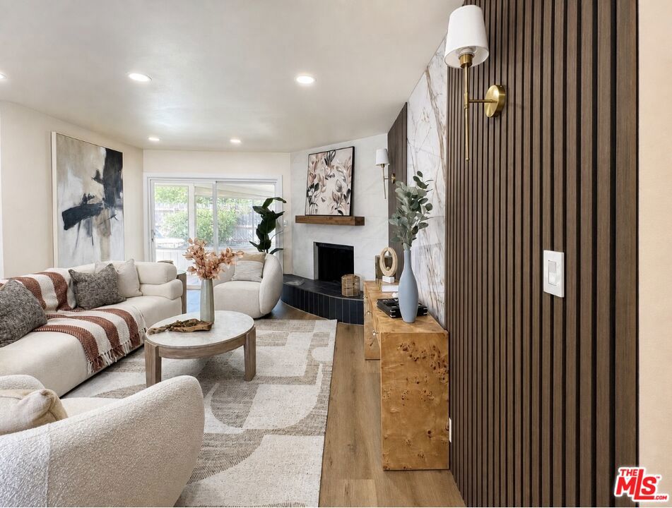 10911 Lemay Street Property Photo 6