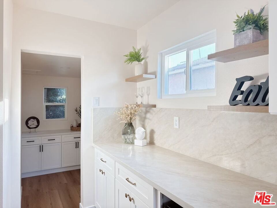 10911 Lemay Street Property Photo 14