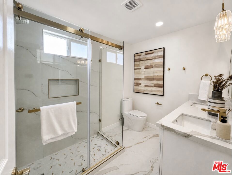 10911 Lemay Street Property Photo 25
