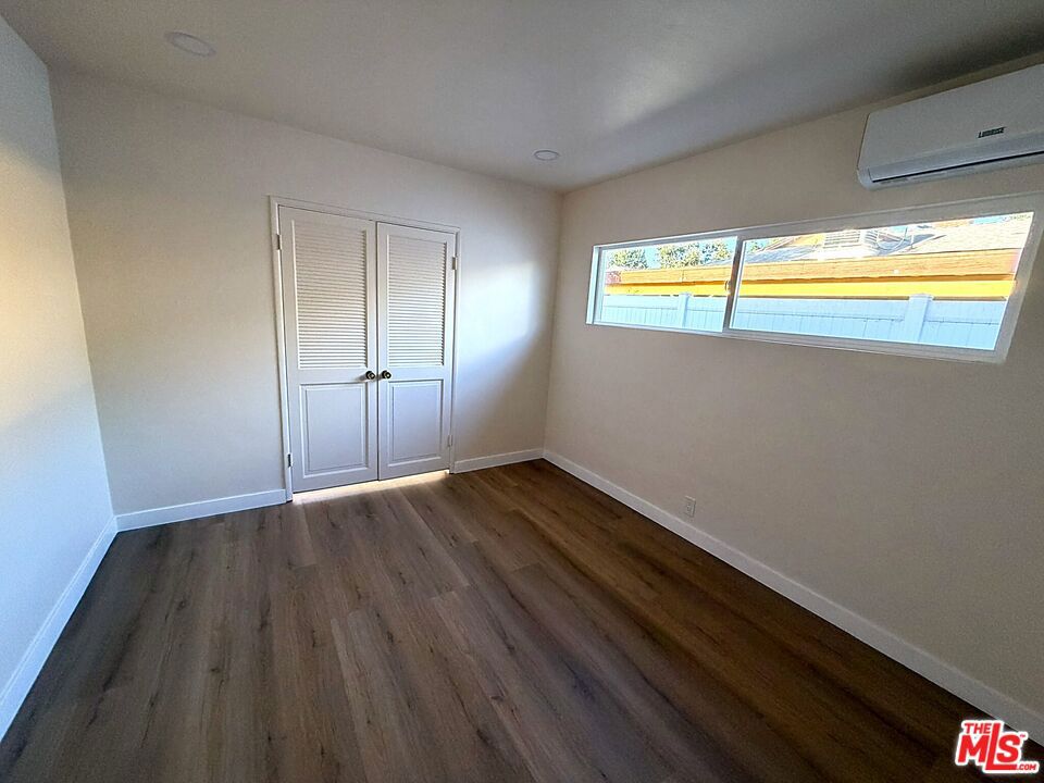 10911 Lemay Street Property Photo 29