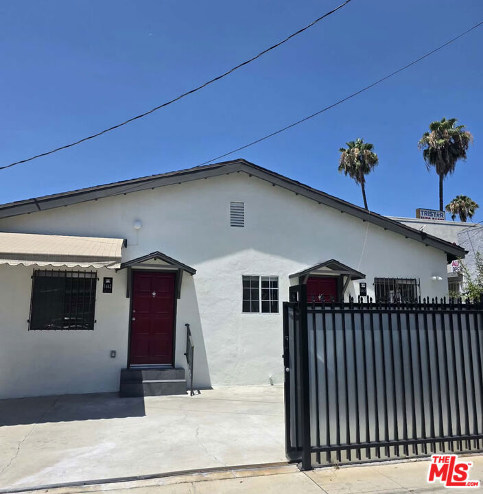 1445 N Mariposa Avenue Property Photo 4