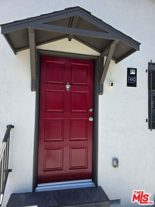 1445 N Mariposa Avenue Property Photo 8