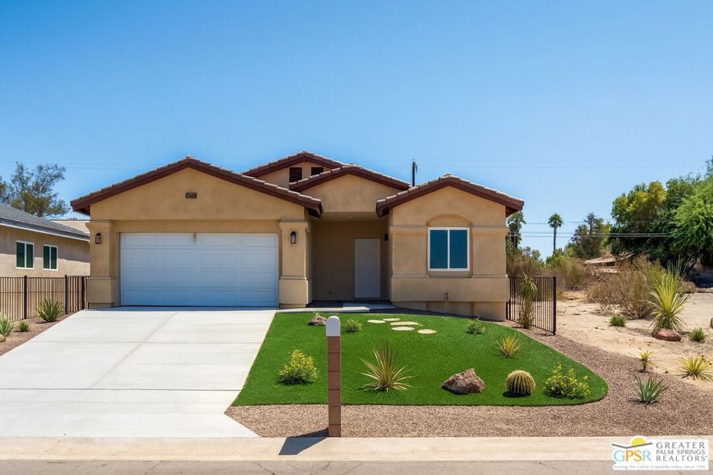 16388 Avenida Rambla Property Photo 1