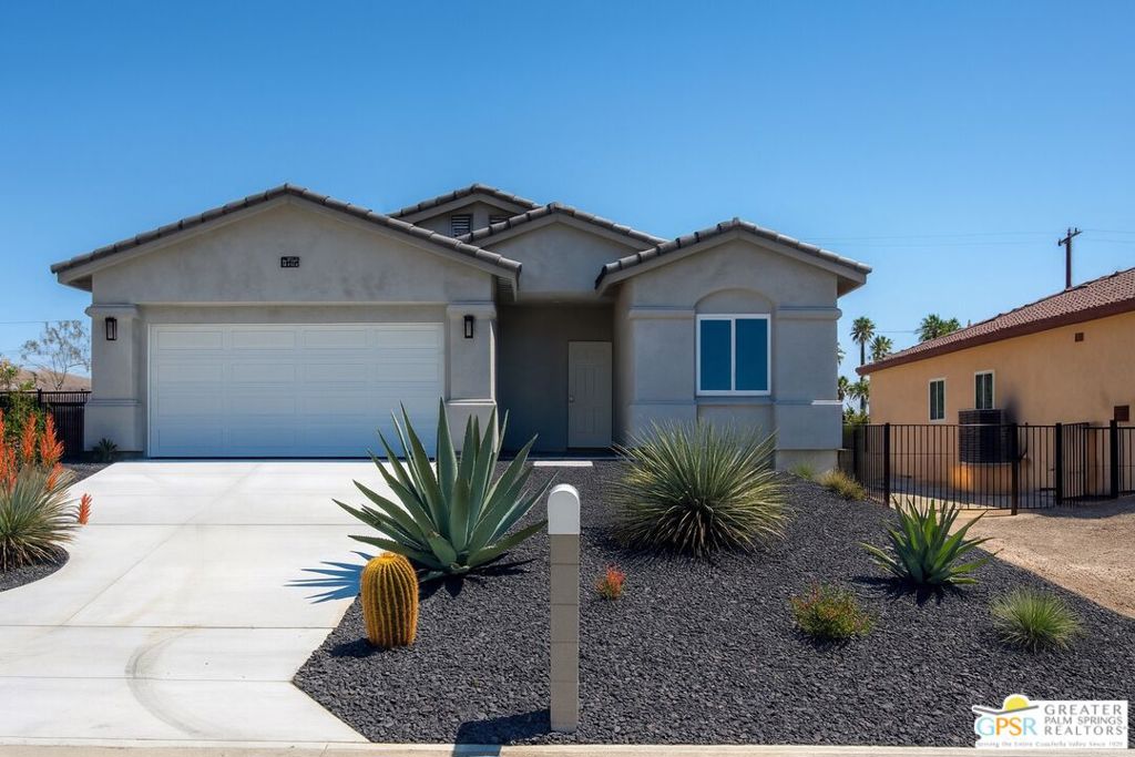 16364 Avenida Rambla Property Photo 1