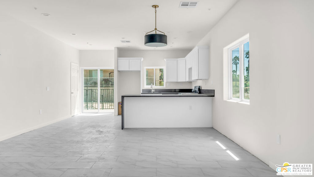 16364 Avenida Rambla Property Photo 4