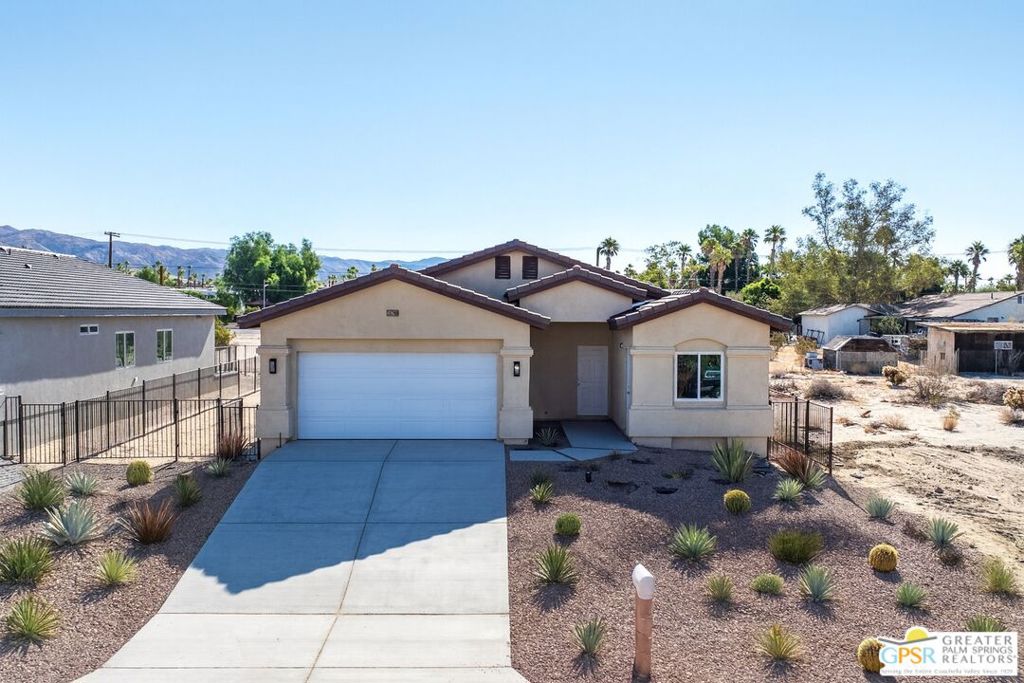 16288 Avenida Rambla Property Photo 1