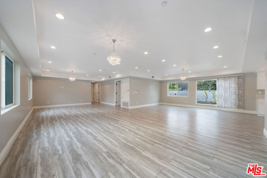 1357 Seward Street Property Photo 4