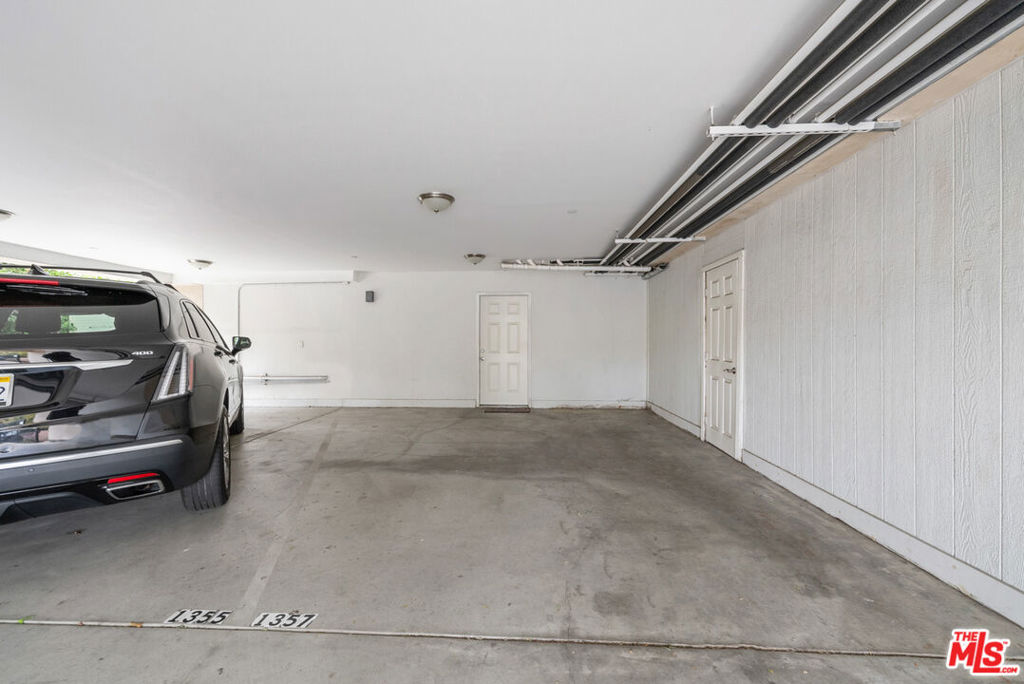 1357 Seward Street Property Photo 37