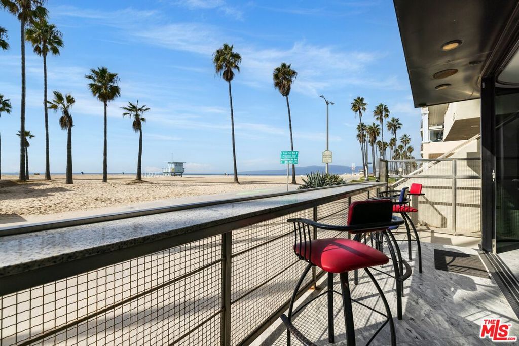 3007 Ocean Front Walk Property Photo 8