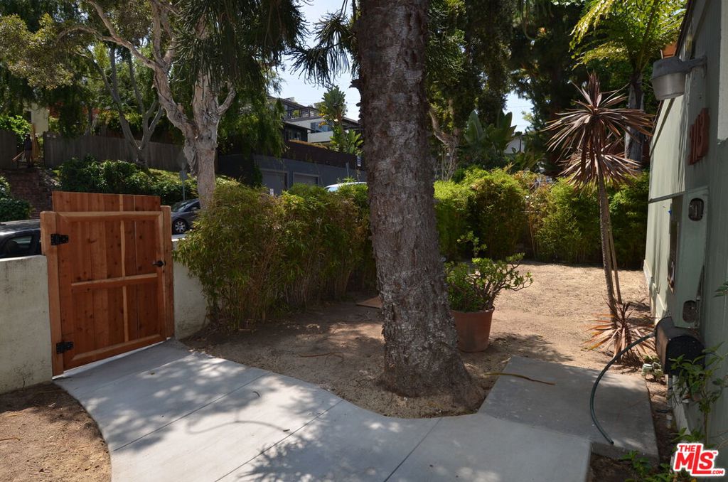 3113 5TH Street # B Property Photo 1