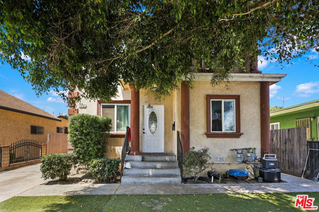 1219 E 57th Street Property Photo 4