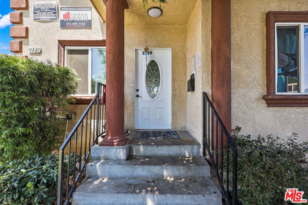 1219 E 57th Street Property Photo 8