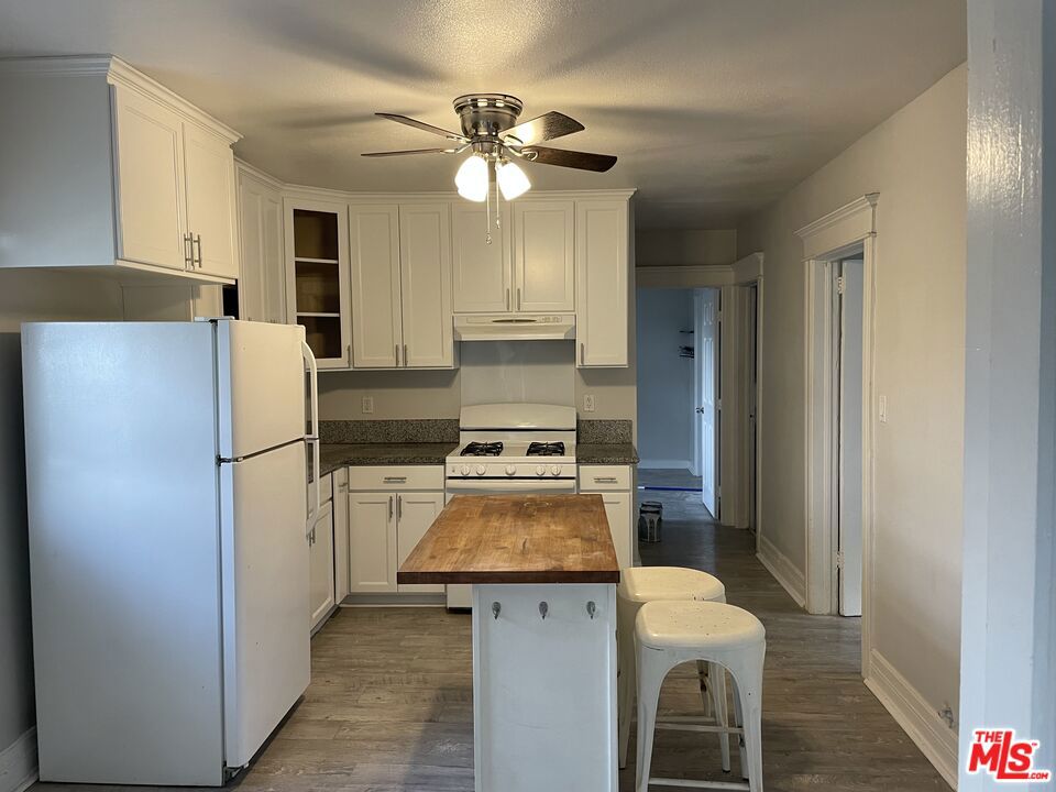 2106 India Street Property Photo 5
