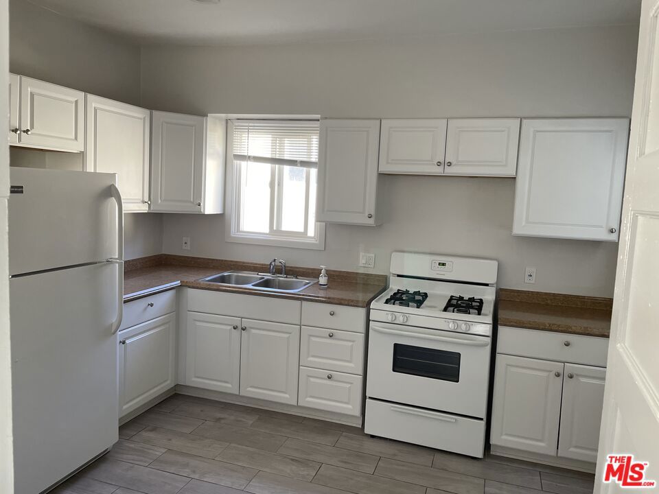 2106 India Street Property Photo 6