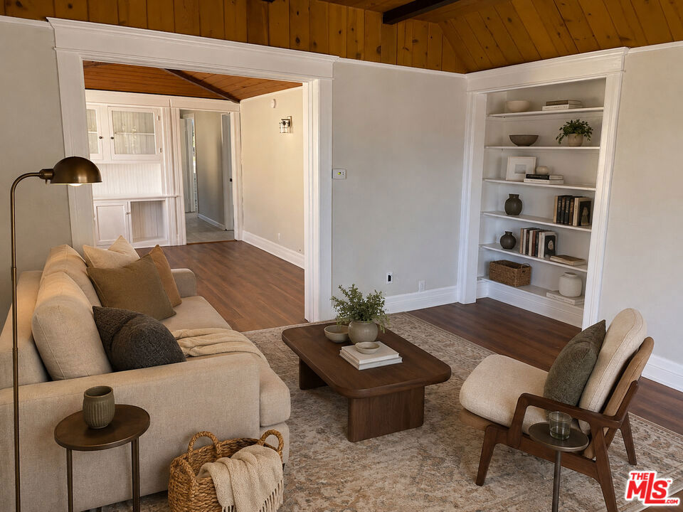 2106 India Street Property Photo 7