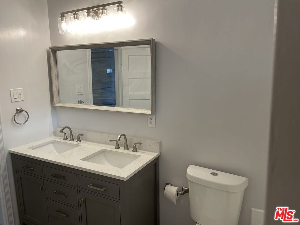 2106 India Street Property Photo 15