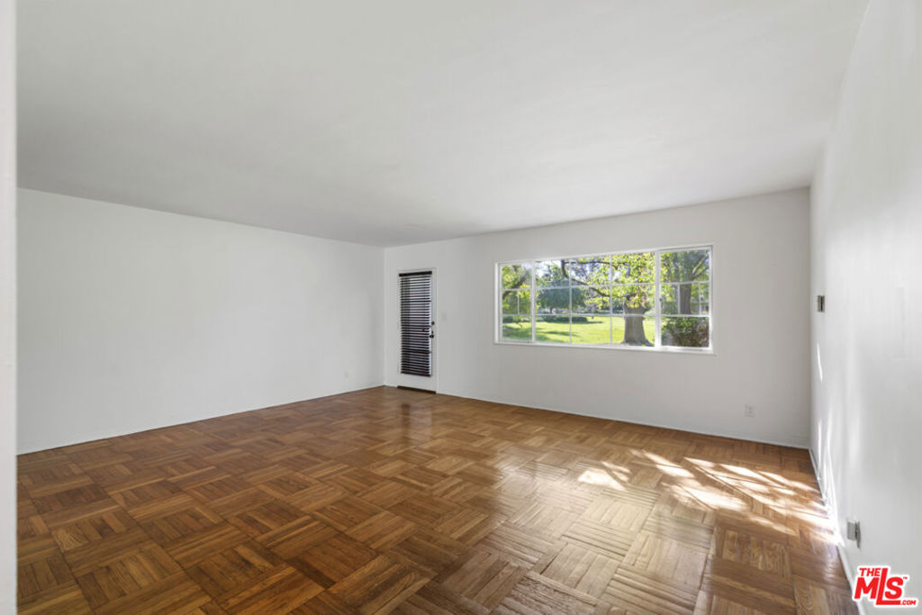 5165 Village Property Photo 5