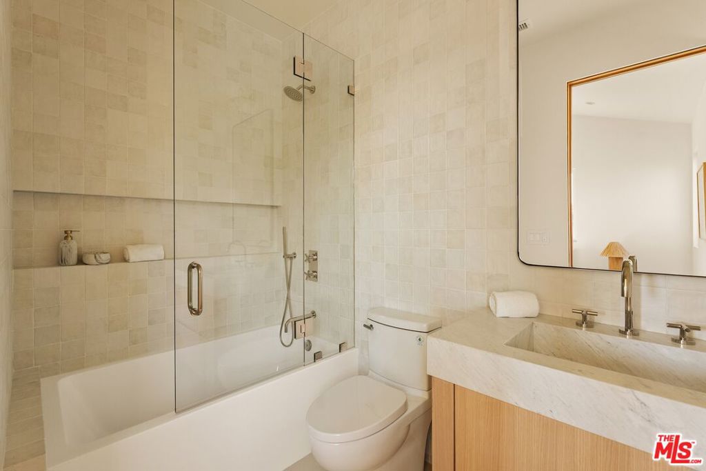 1758 S Holt Avenue Property Photo 29
