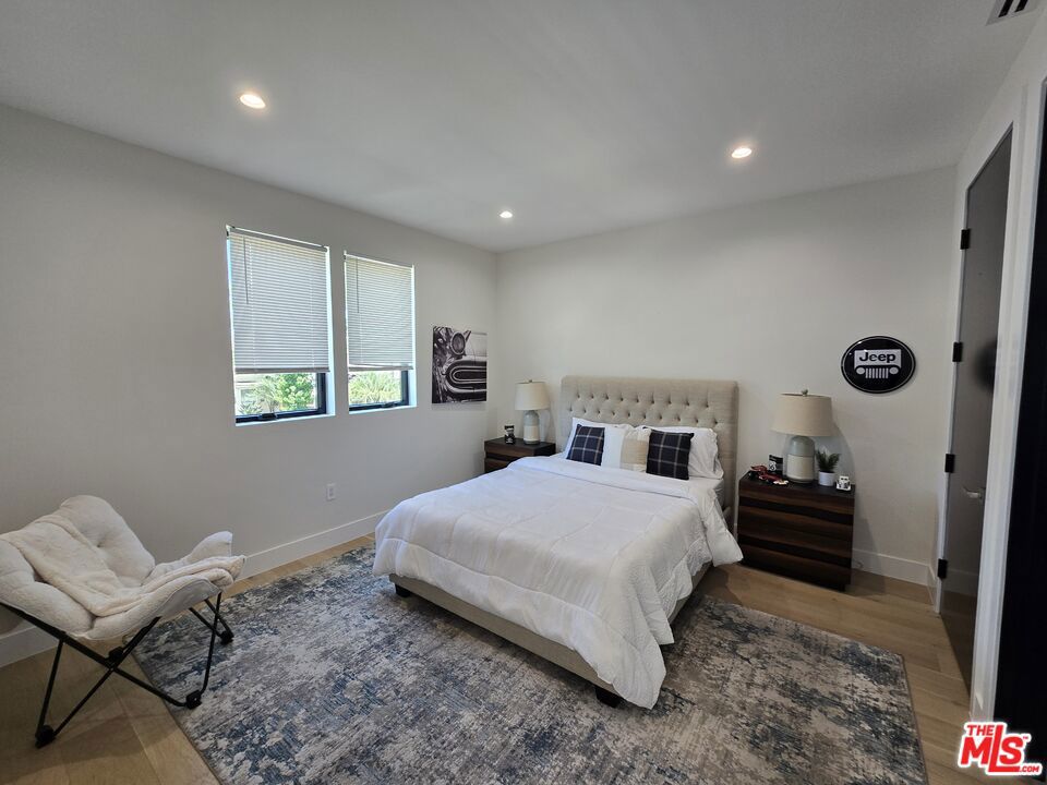 5012 Enfield Avenue Property Photo 38