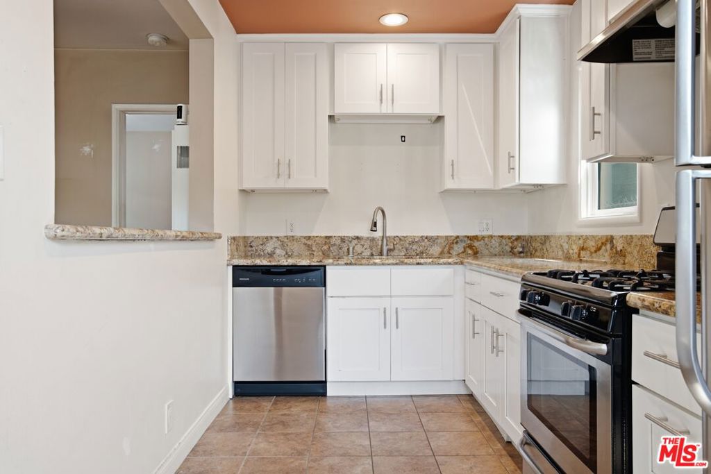 11921 Jefferson Boulevard Property Photo 8