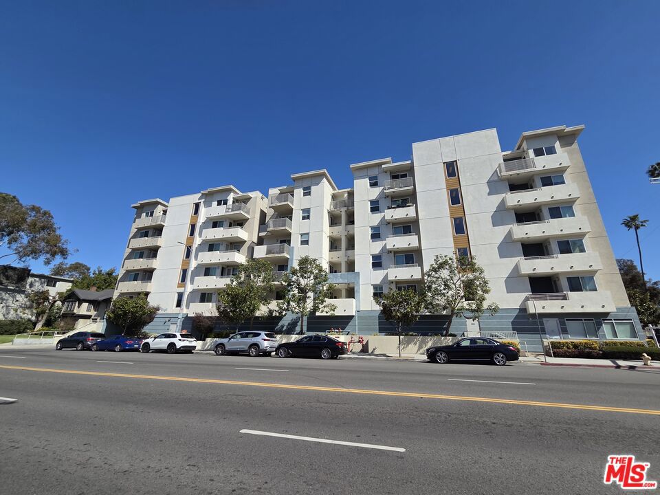 436 S Virgil Avenue 209 Property Photo 1
