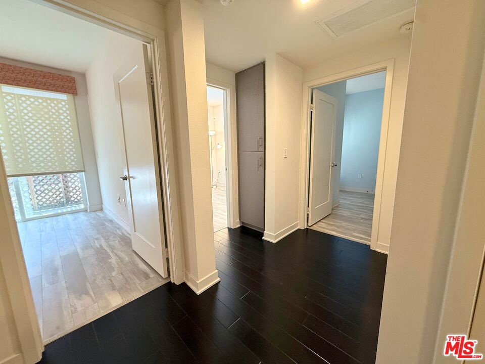 436 S Virgil Avenue 209 Property Photo 14